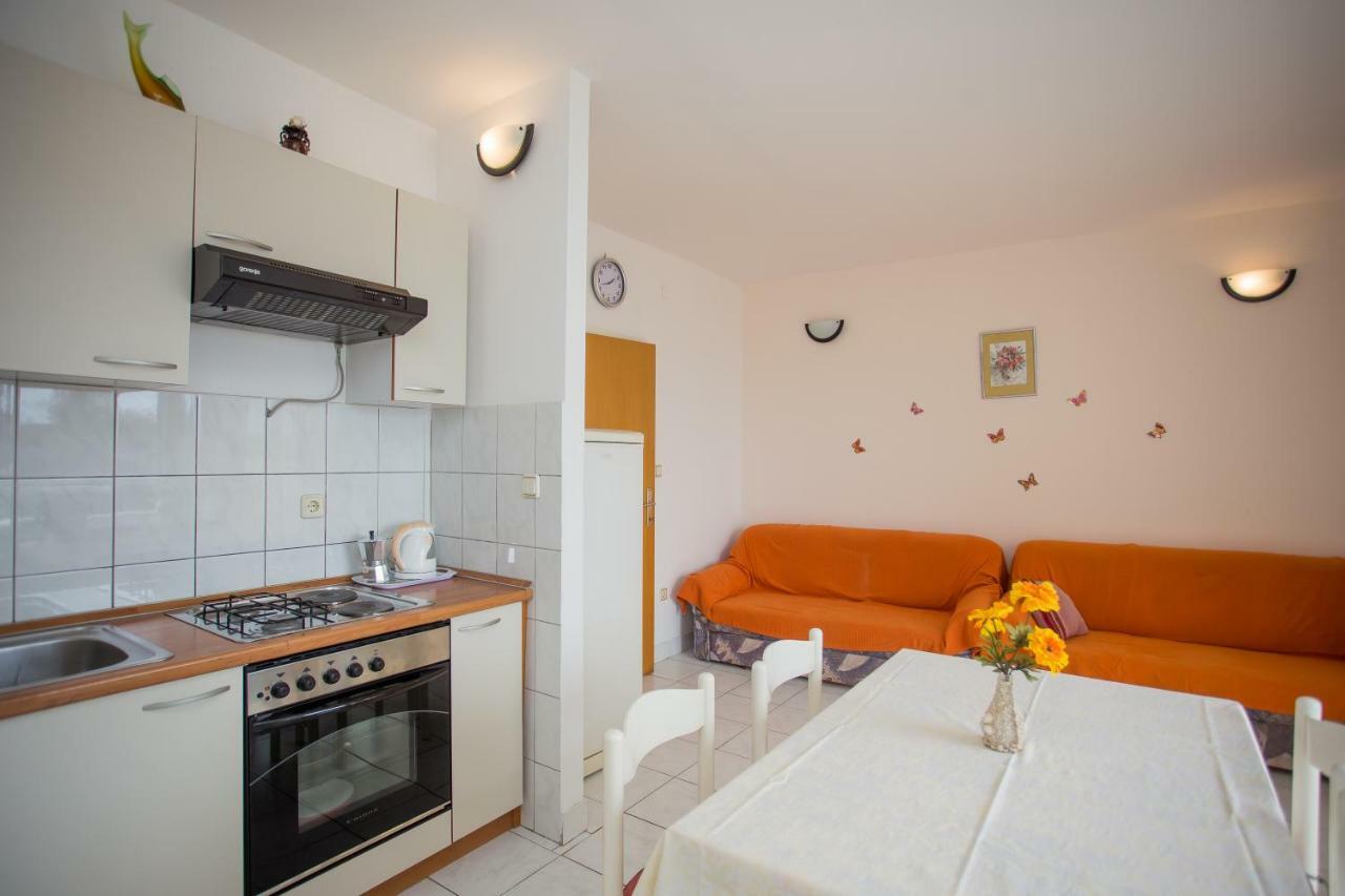 Apartments Gloria Primosten Exterior photo